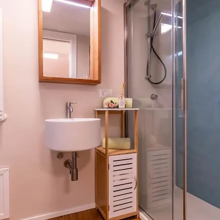 Cconforthotels Domus Venezia 4* Бари